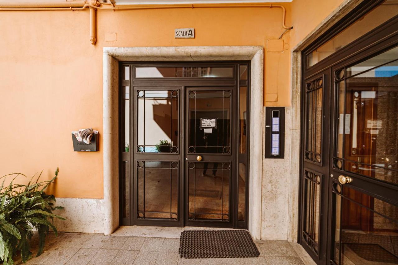 Apartment Cornelia - Metro Cornelia Rom